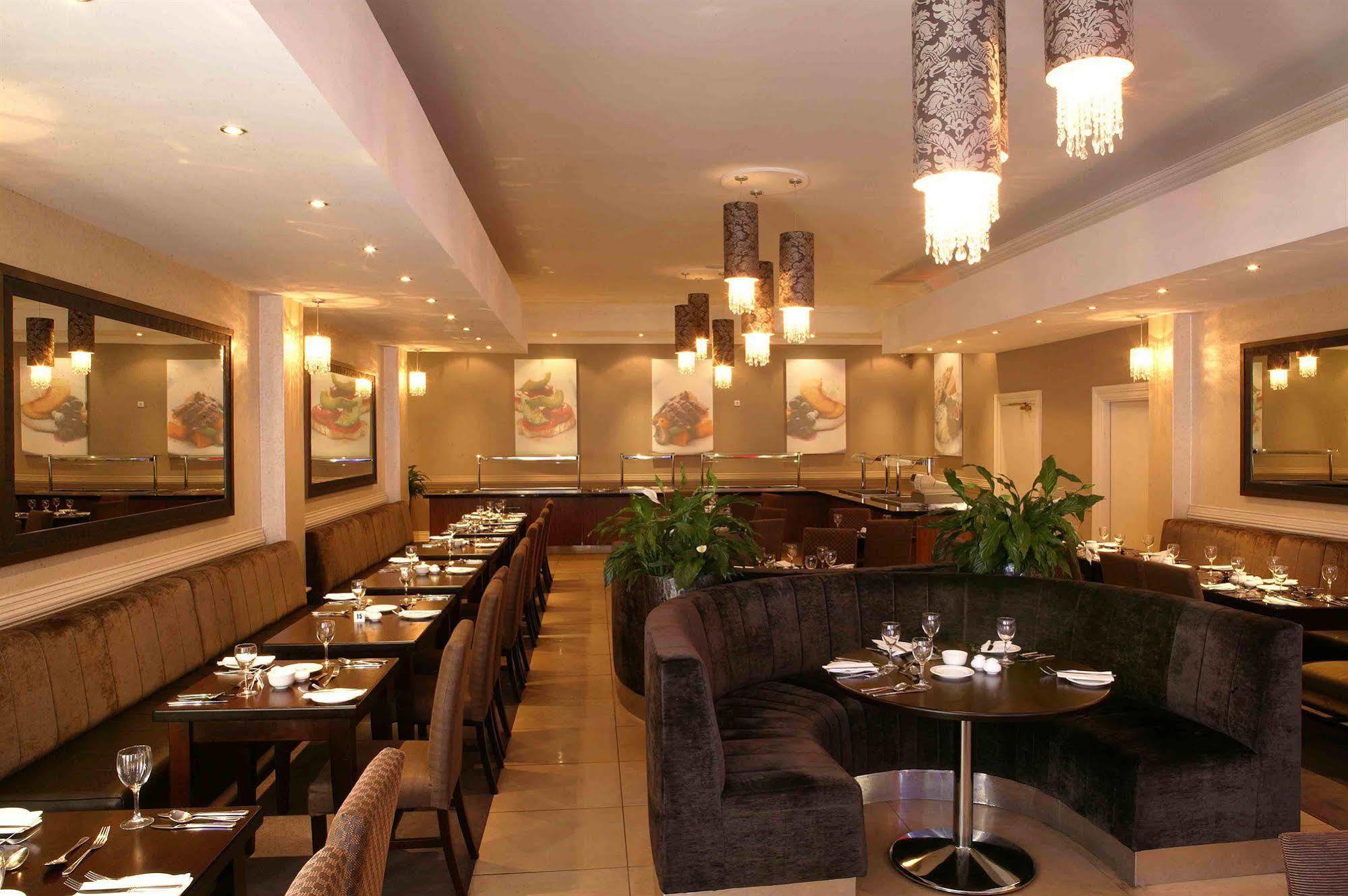 Killarney Oaks Hotel 레스토랑 사진